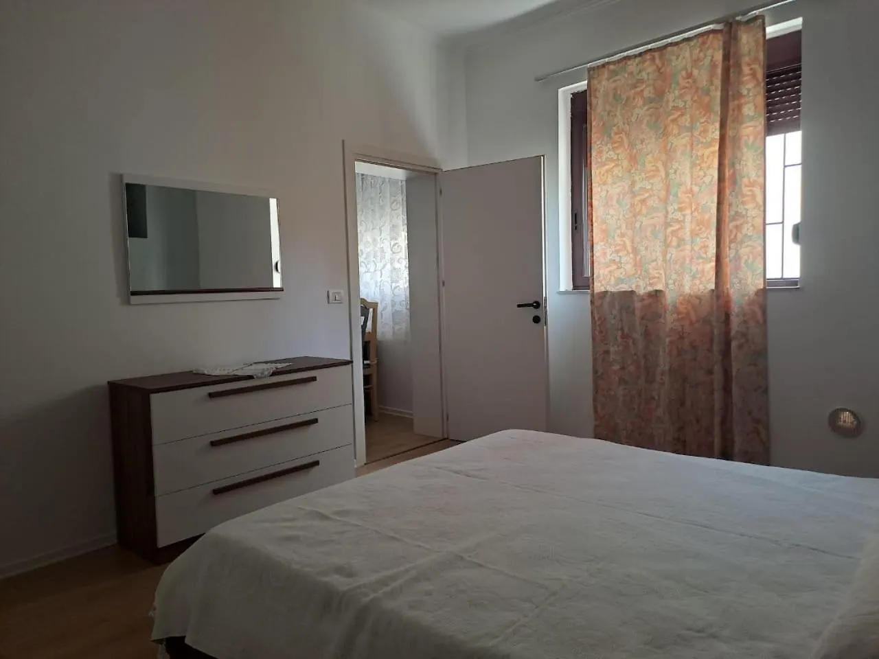 Vila Konti 42 Dıraç Arnavutluk